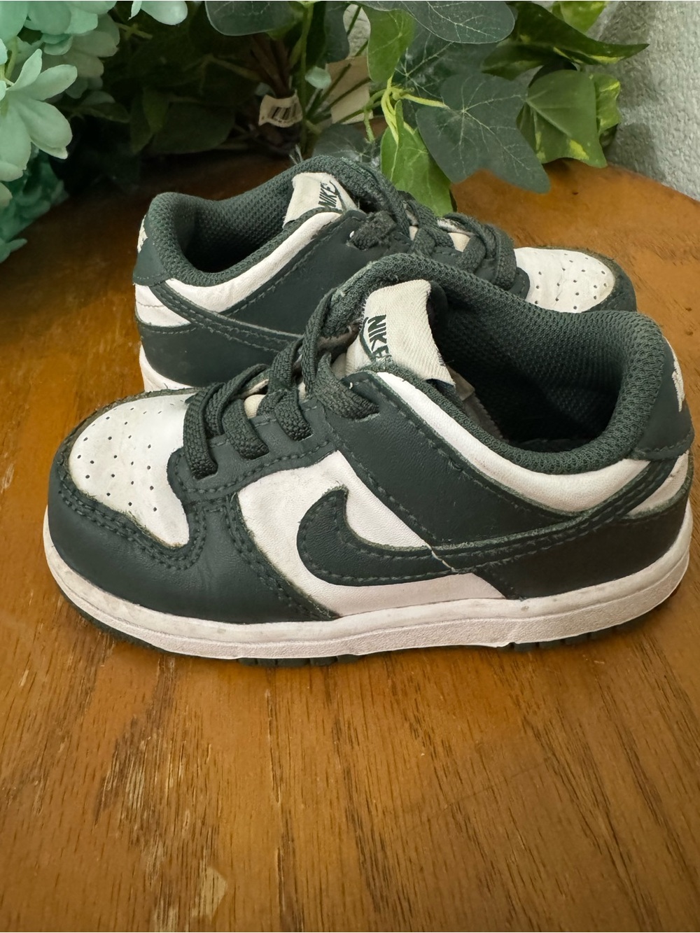 Nike Dunk Low Shoes Boys Size 8C Green White Casual Sneakers FB9107-120